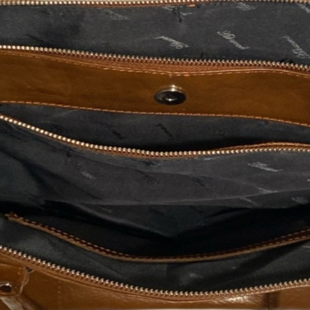 Ashwood genuine leather gina messenger bag - Picture 5 of 6